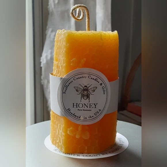 Hand-poured Honeycomb Beeswax Pillar - Picture 1 of 10